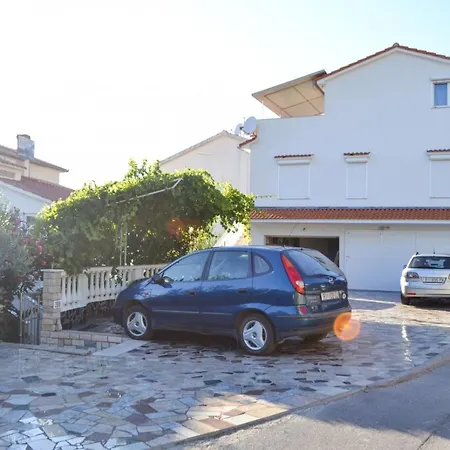 In With Sea View, Terrace, Air Conditioning, Wifi 4551-3 Apartmán Supetarska Draga