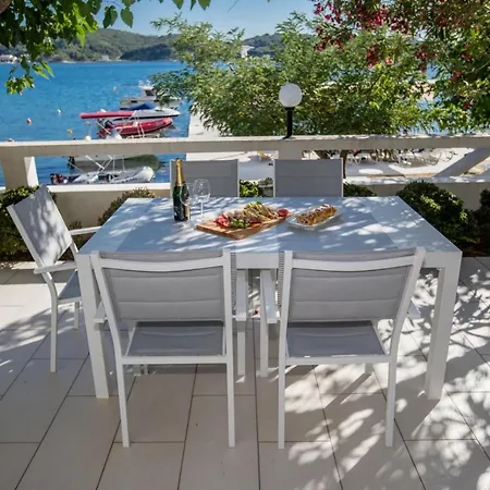 In With Sea View, Terrace, Air Conditioning, Wifi 4551-3 Supetarska Draga